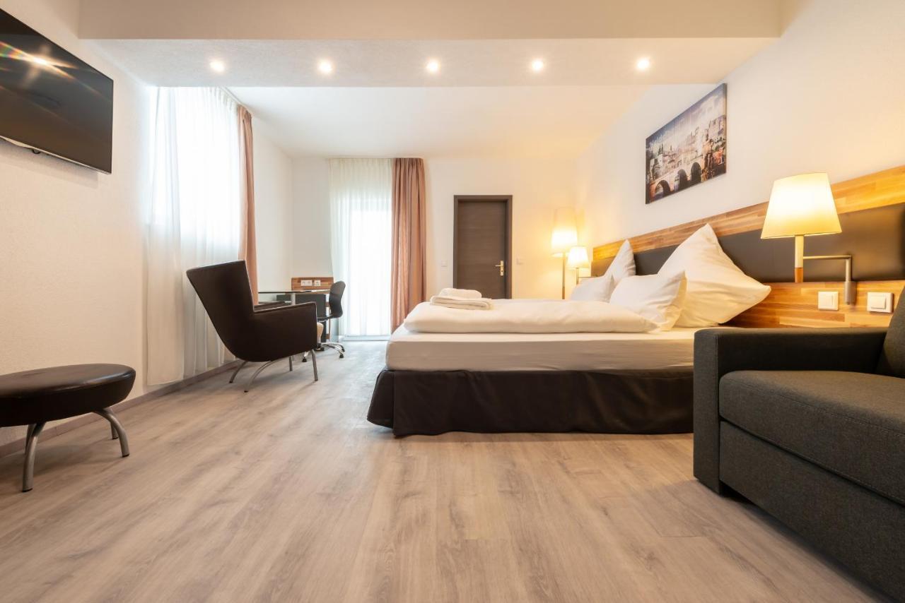 Hotel In Laisen Reutlingen Habitación foto