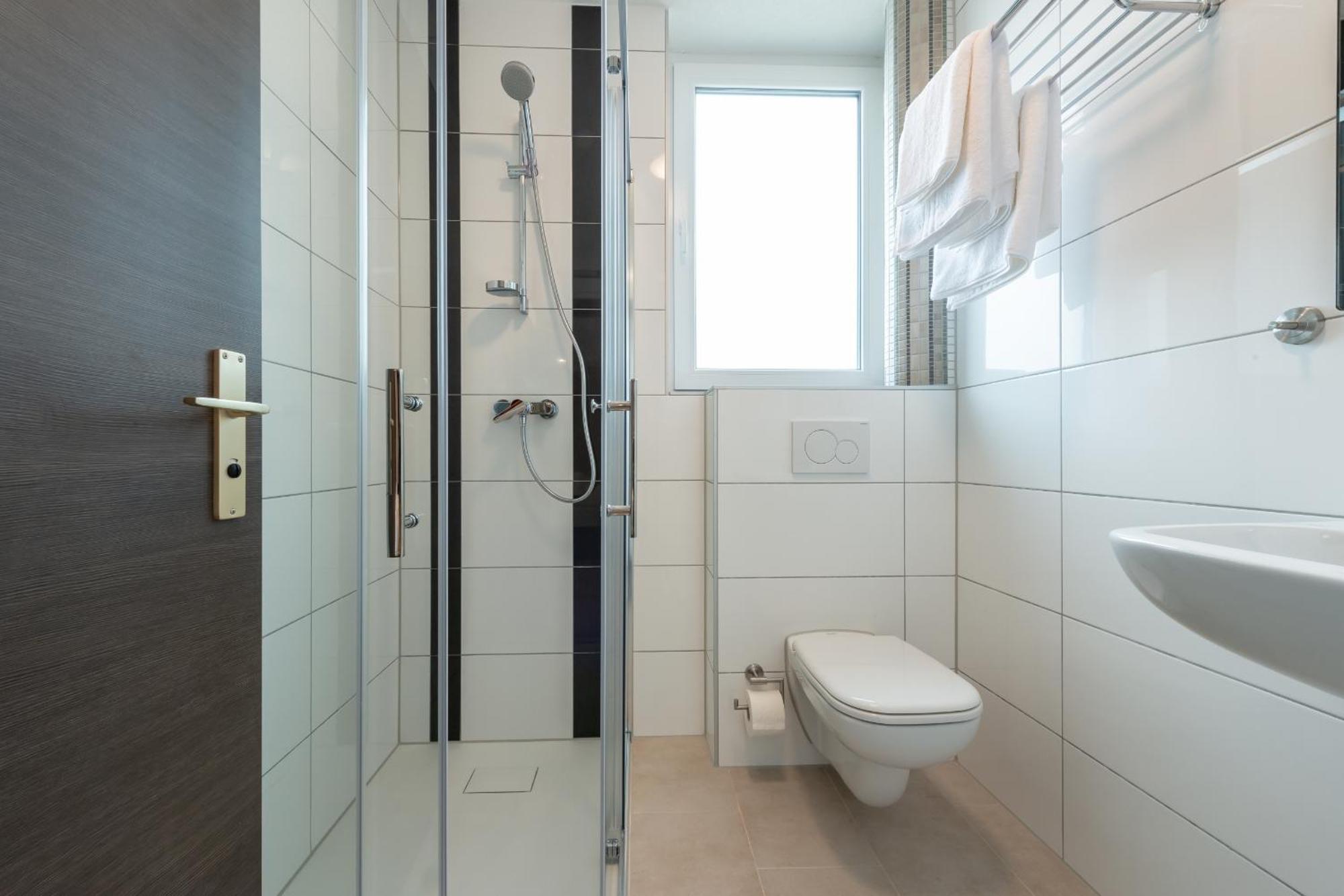 Hotel In Laisen Reutlingen Habitación foto