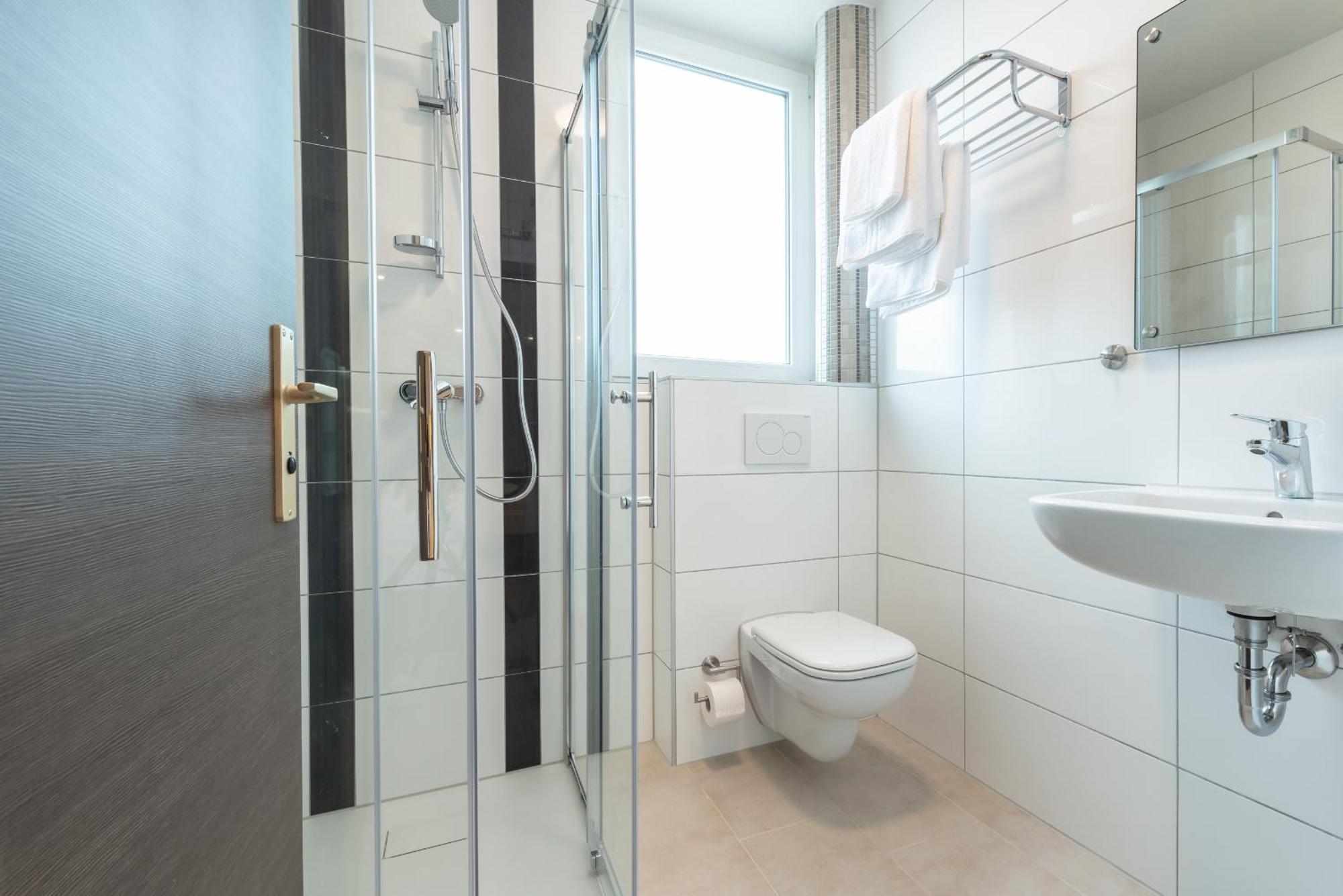 Hotel In Laisen Reutlingen Habitación foto