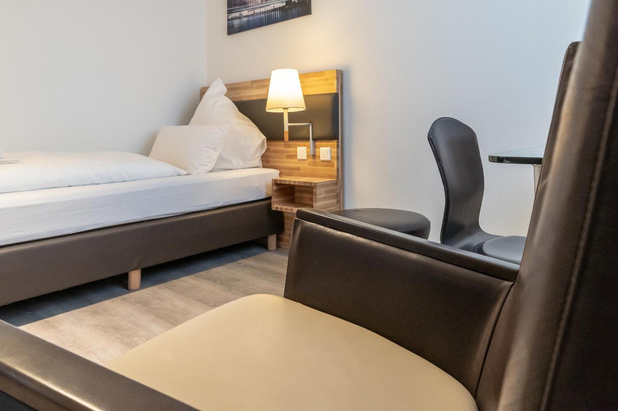 Hotel In Laisen Reutlingen Habitación foto