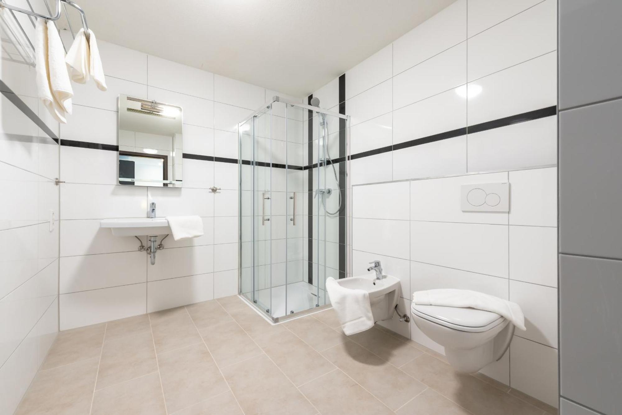 Hotel In Laisen Reutlingen Habitación foto