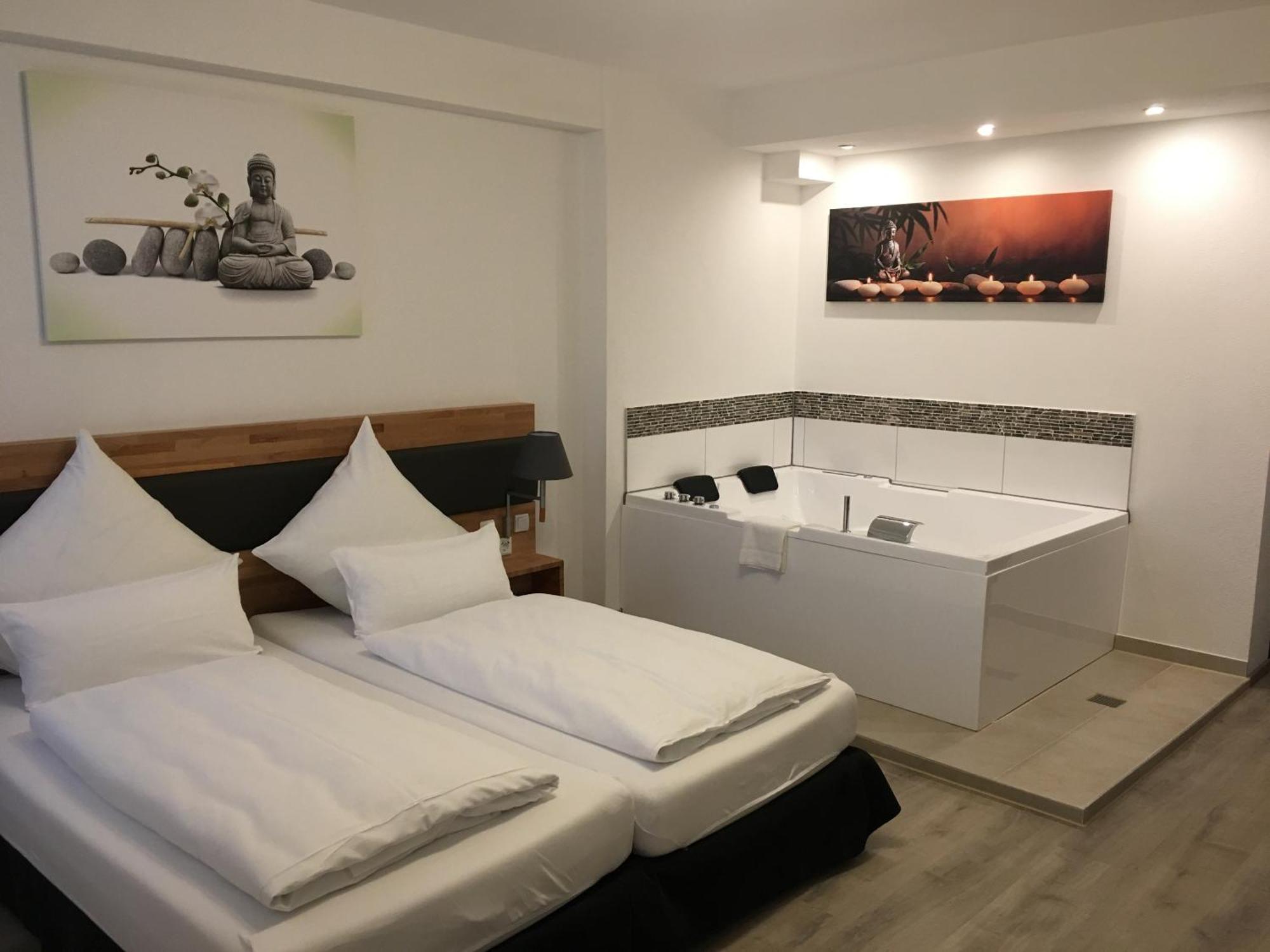 Hotel In Laisen Reutlingen Habitación foto